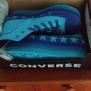 Miley Cyrus "Gnarly Blue" Platform Converse